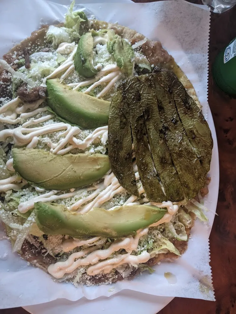 Quesadillas de Hongos Y Huaraches de Bistec