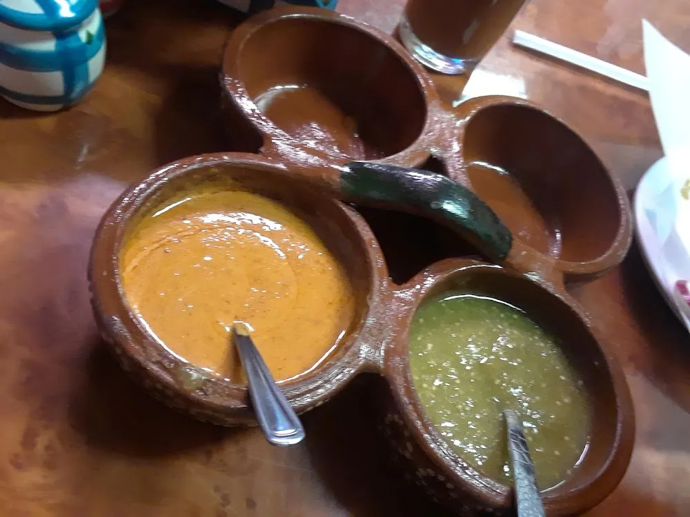 Salsa Roja Y Salsa Verde
