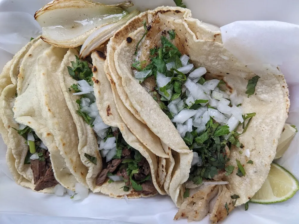 Tacos Bistec and Tacos De Carnitas